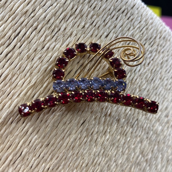 Rhinestones red hat brooch pin - Picture 3 of 5